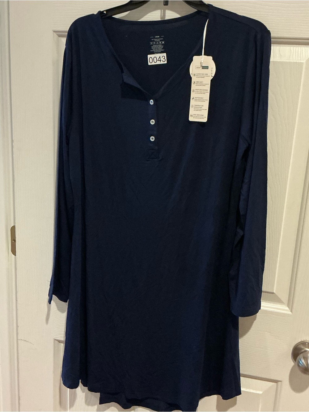 Women's Navy Long-Sleeve Henley Chemise
